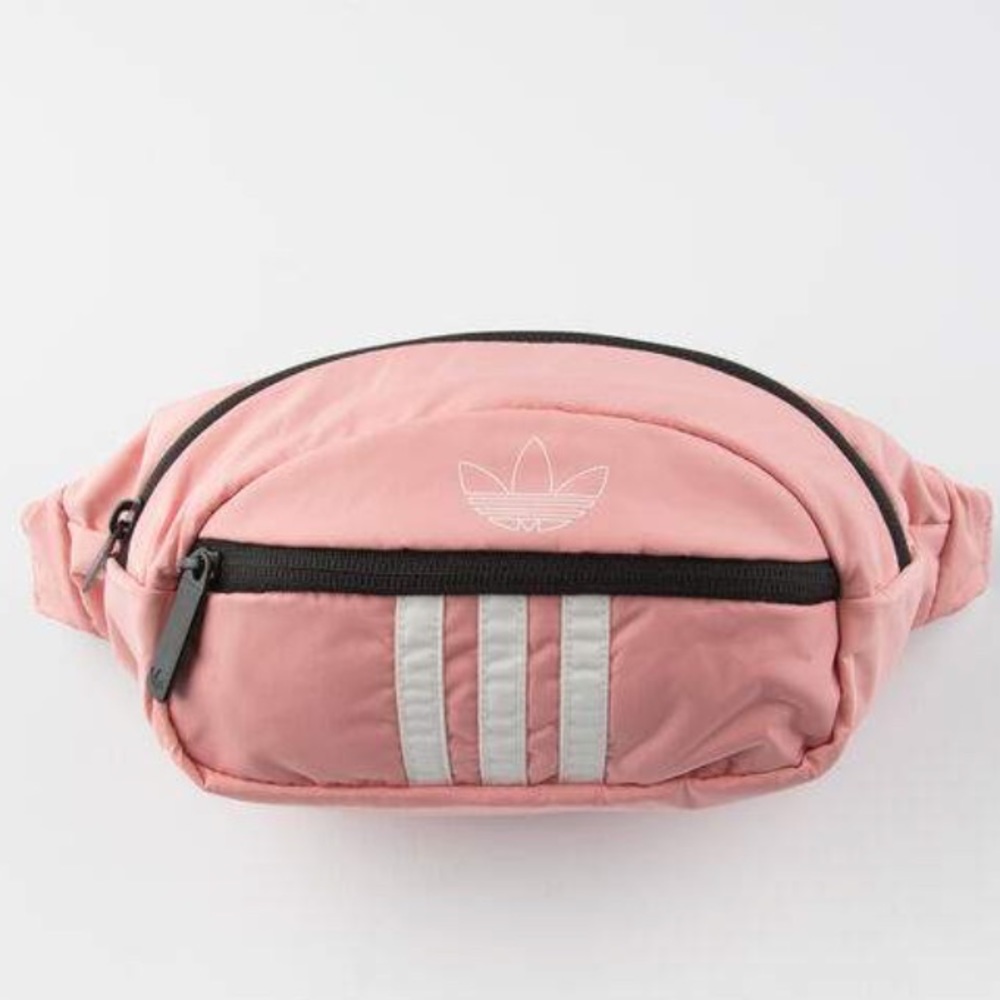 NEW WITH TAGS ADIDAS WAIST PACK - Picture 2 of 3